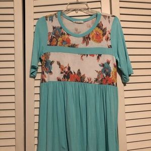 Veveret tunic. Size small. Gently used.